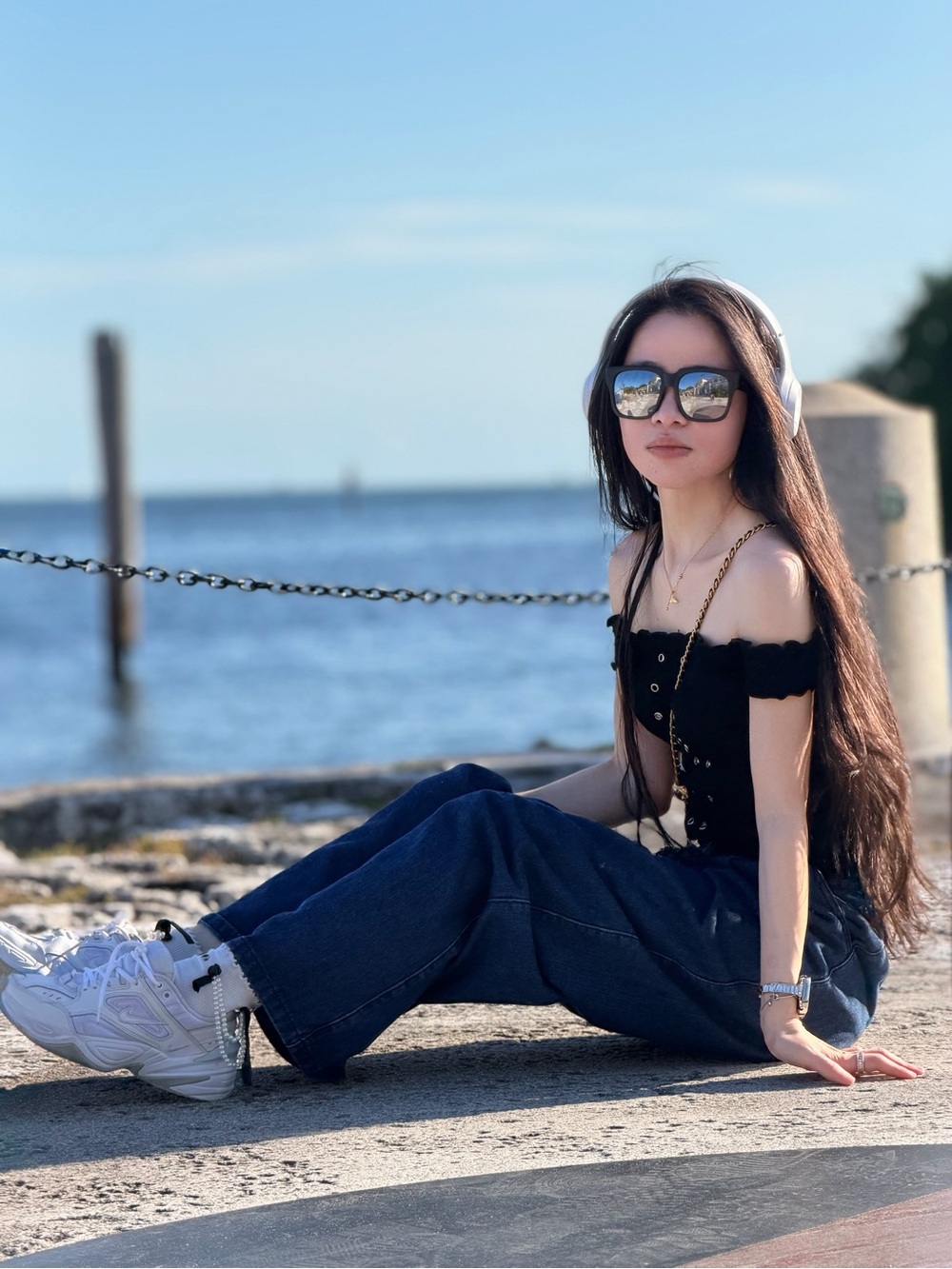 Black shoulder off top
